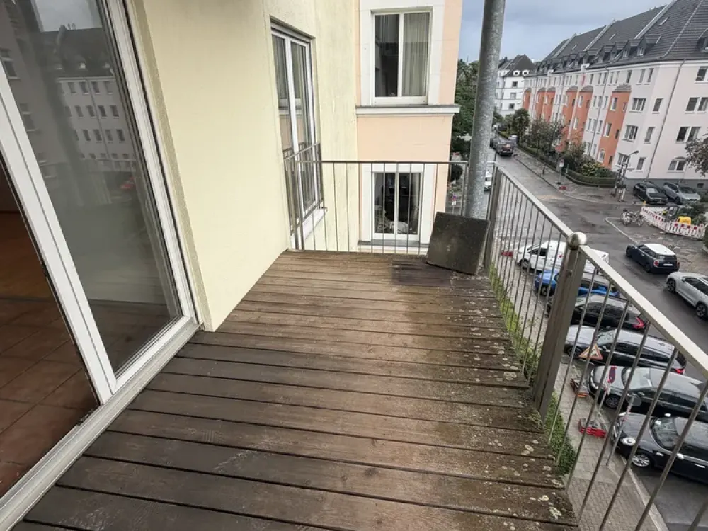 Commission-Free 2-Room Apartment in Düsseldorf Derendorf Renovated