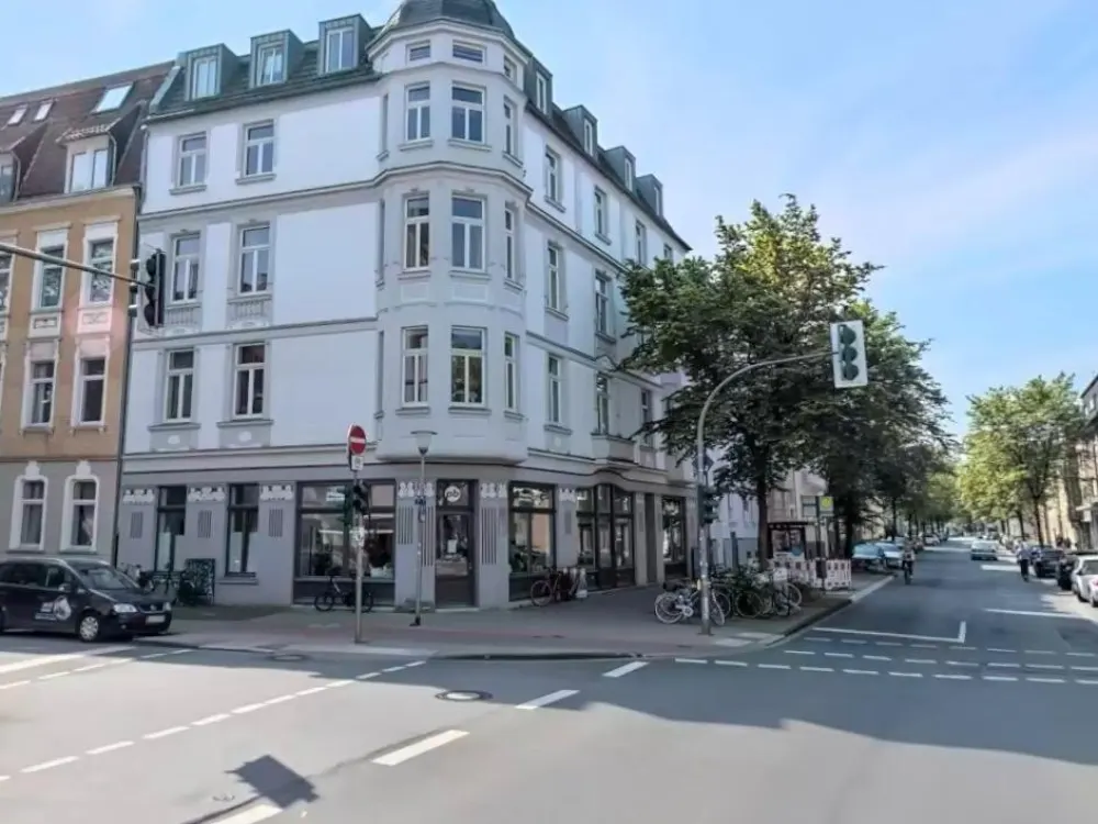 Kreuzviertel Location Meets Maisonette Charm!