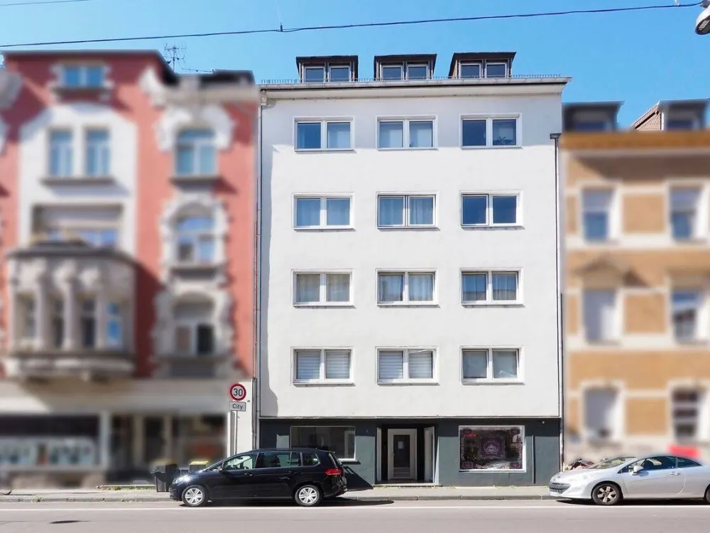 Bright Four-Room Attic Apartment in St.Johann!
