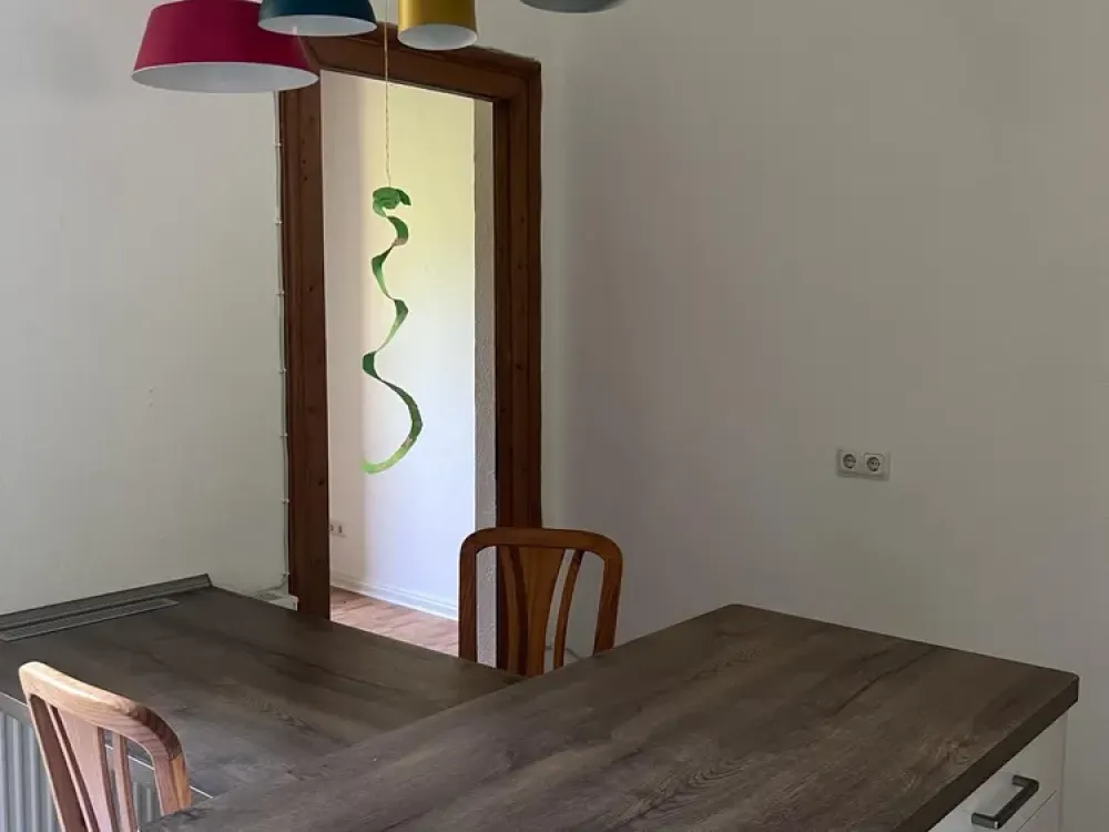 شقة أنيقة في مبنى قديم بسحر وتصميم واسع