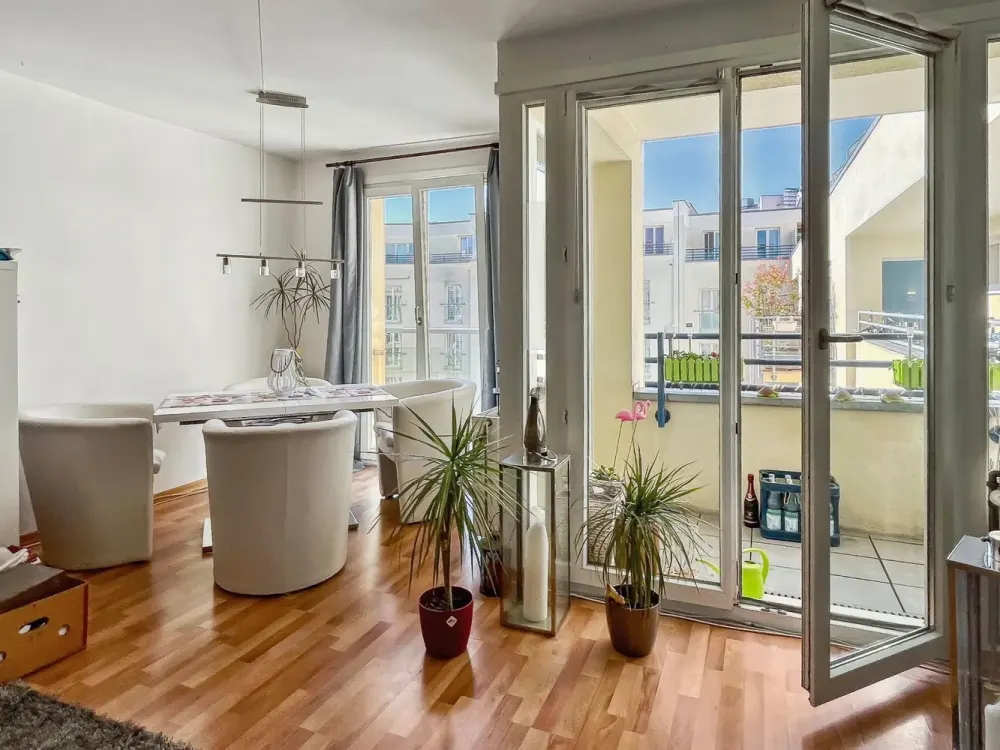 Central Living: 2-Room Apartment in Leipzig-Neustadt with Underground Parking