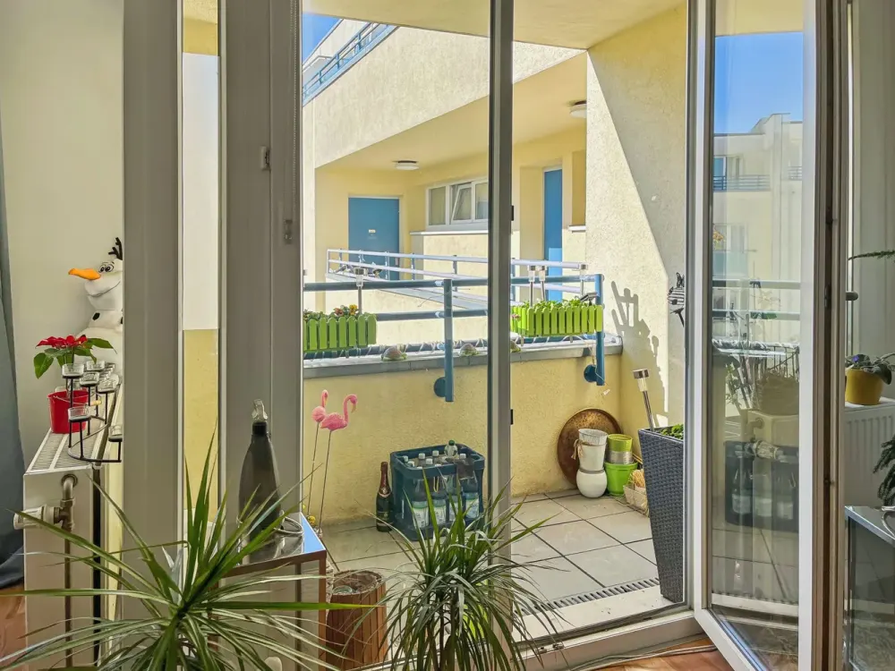 Central Living: 2-Room Apartment in Leipzig-Neustadt with Underground Parking