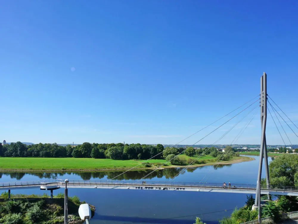 Pieschen, View over the Elbe: Shower + Laminate