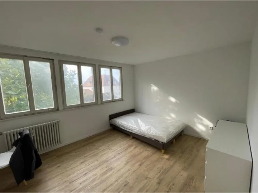 Furnished Shared Apartment Room in Central Location