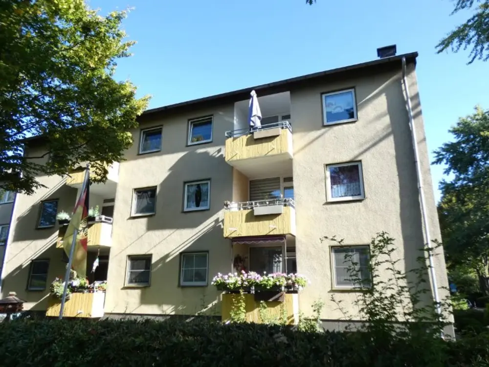 Ideal Apartment with Balcony in Traffic-Calmed Area