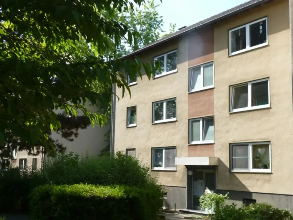 Ideal Apartment with Balcony in Traffic-Calmed Area