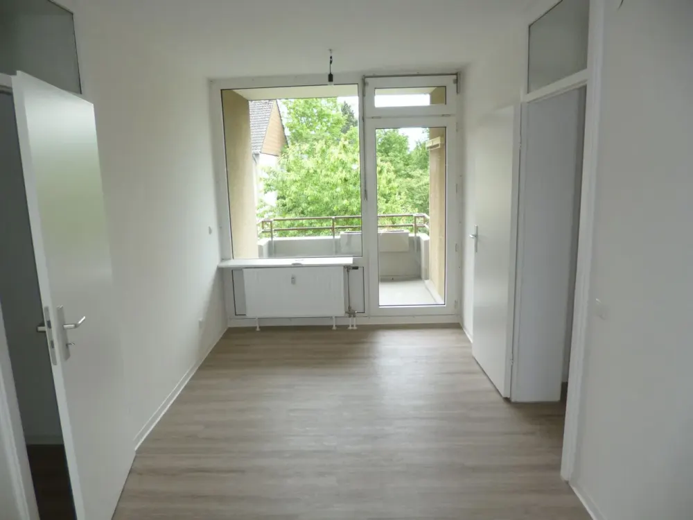 Ideal Apartment with Balcony in Traffic-Calmed Area