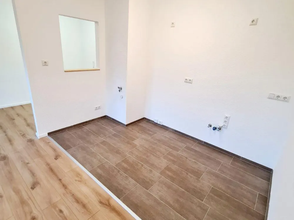Renovated 1-Room Apartment with Balcony