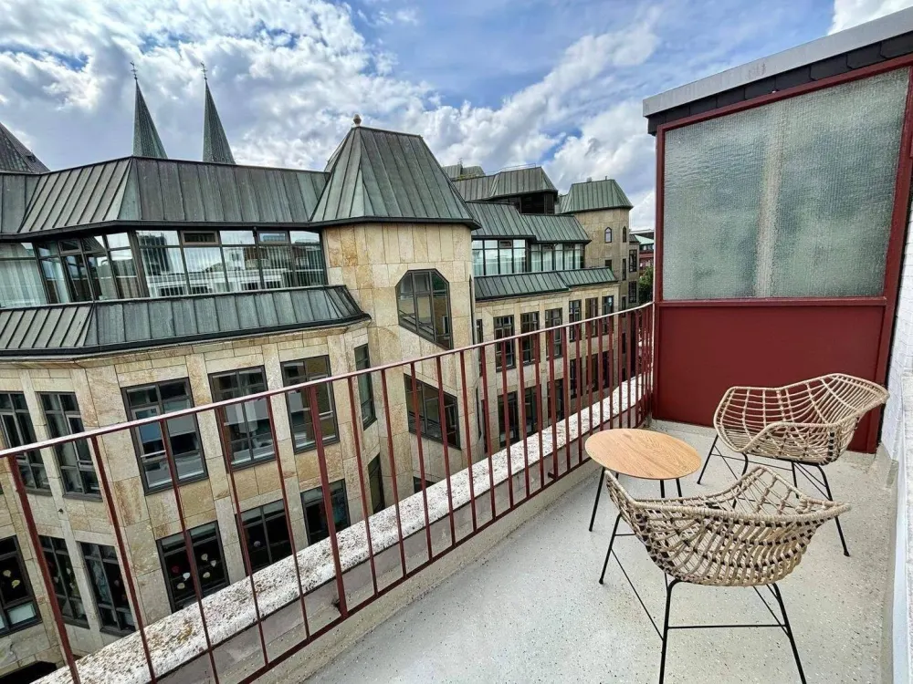 *furnished* In the heart of Bremen, top 1-room apartment with large south-facing balcony!