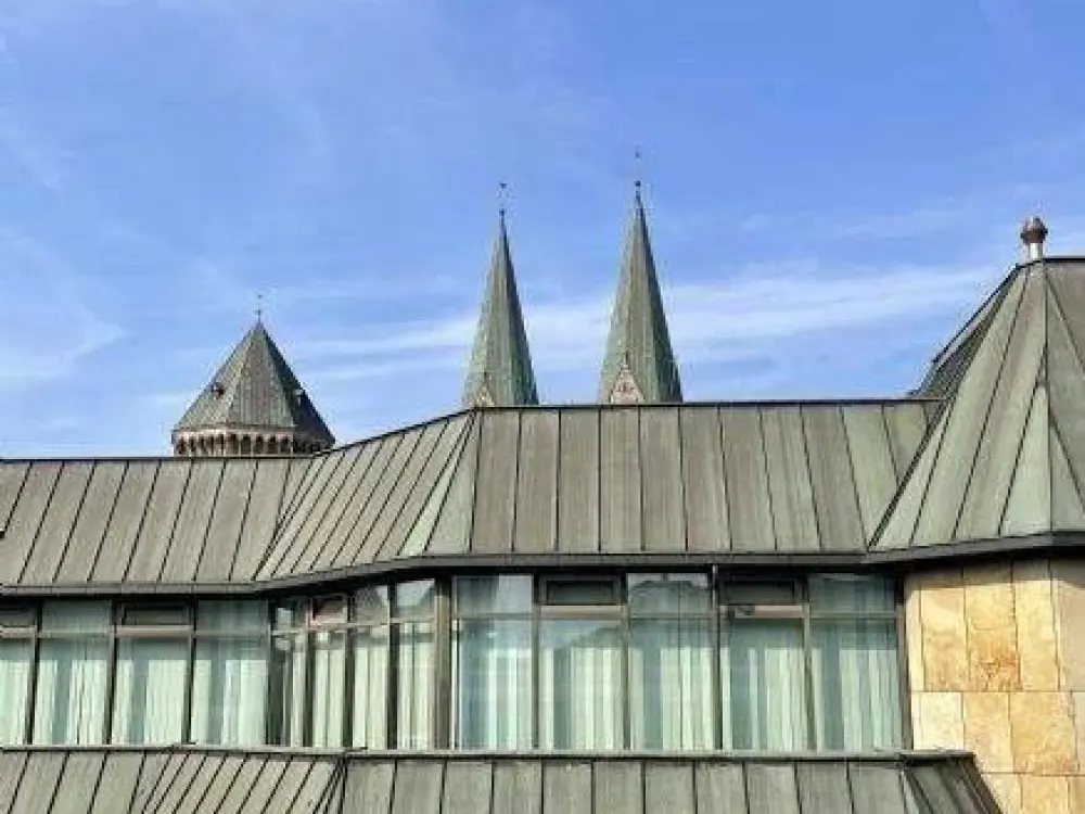 *furnished* In the heart of Bremen, top 1-room apartment with large south-facing balcony!