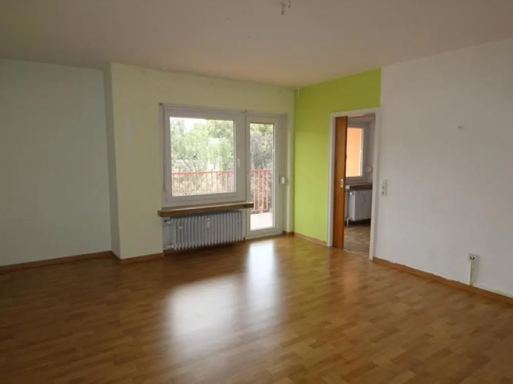 Living in Weststadt 3 rooms on the 3rd floor with elevator and balcony