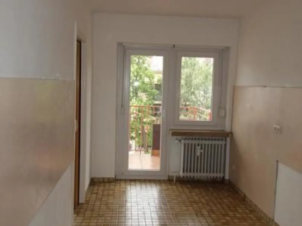 Living in Weststadt 3 rooms on the 3rd floor with elevator and balcony