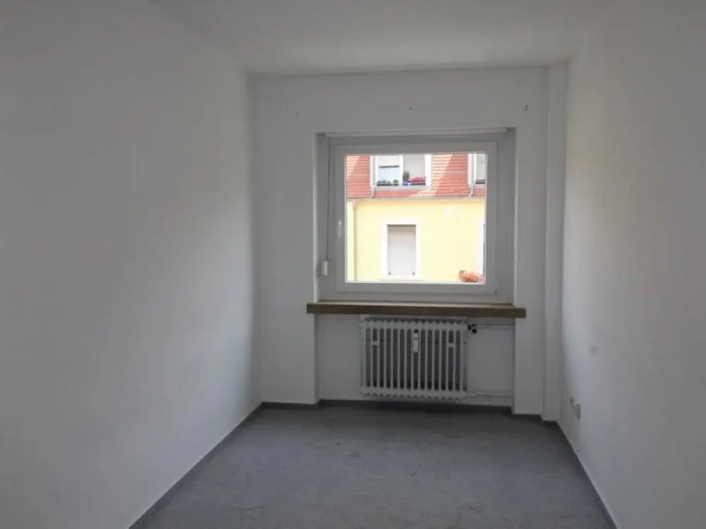Living in Weststadt 3 rooms on the 3rd floor with elevator and balcony