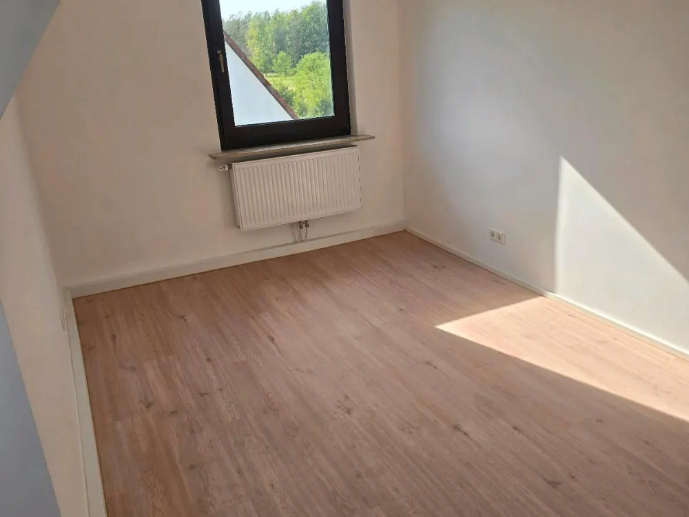 3-room apartment freshly renovated (also WG possible)