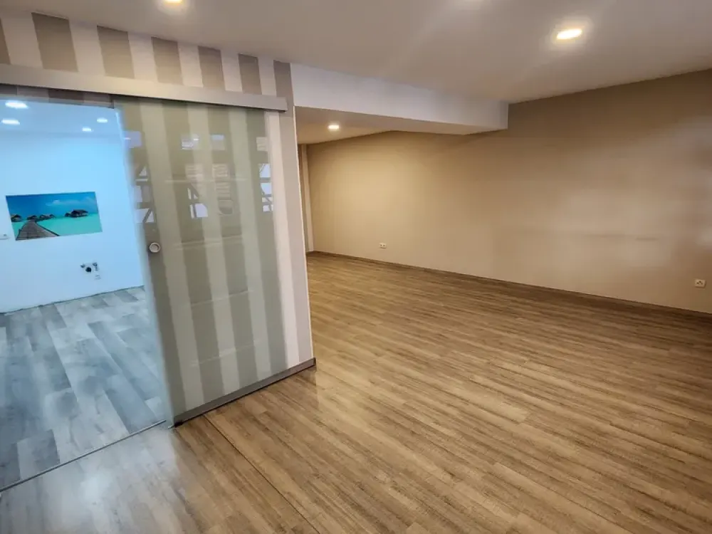 Large 4-Room Shared Apartment with Cellar, Leipziger Str. 495, 118.50 m²