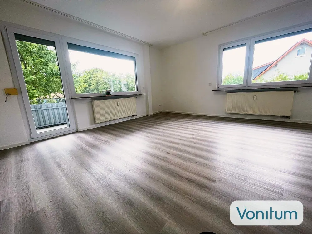 Bright 3-Room Apartment with Balcony and View of Greenery