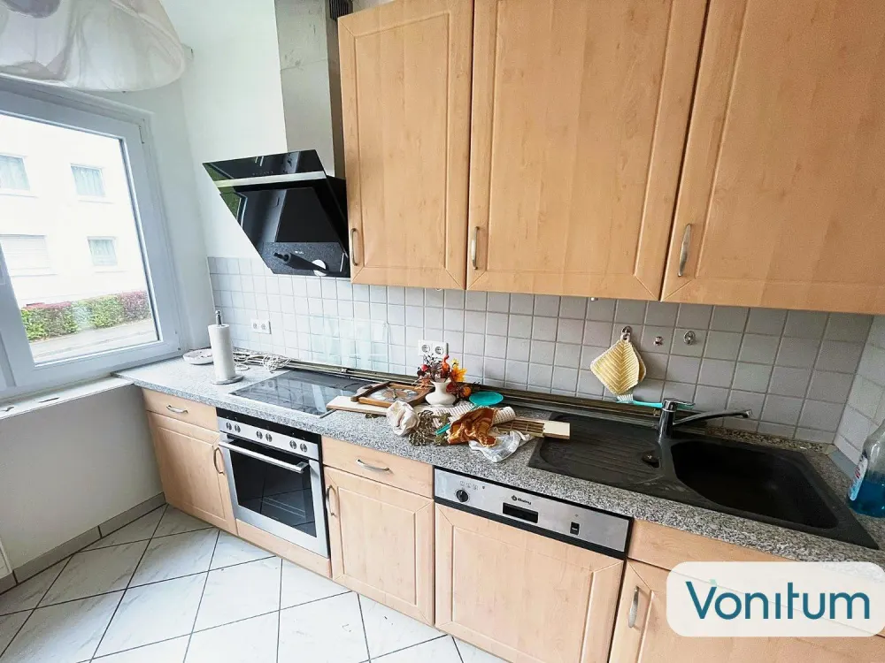 Bright 3-Room Apartment with Balcony and View of Greenery