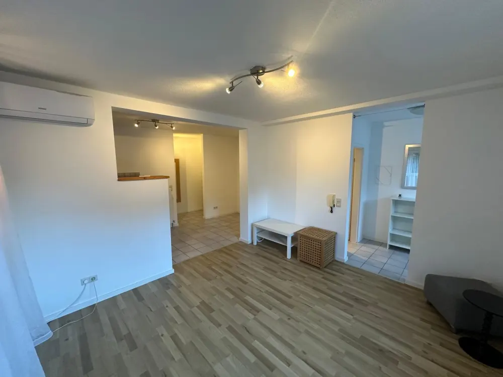 Bright Air-Conditioned Granny Flat Karlsbad Mutschelbach Available Immediately