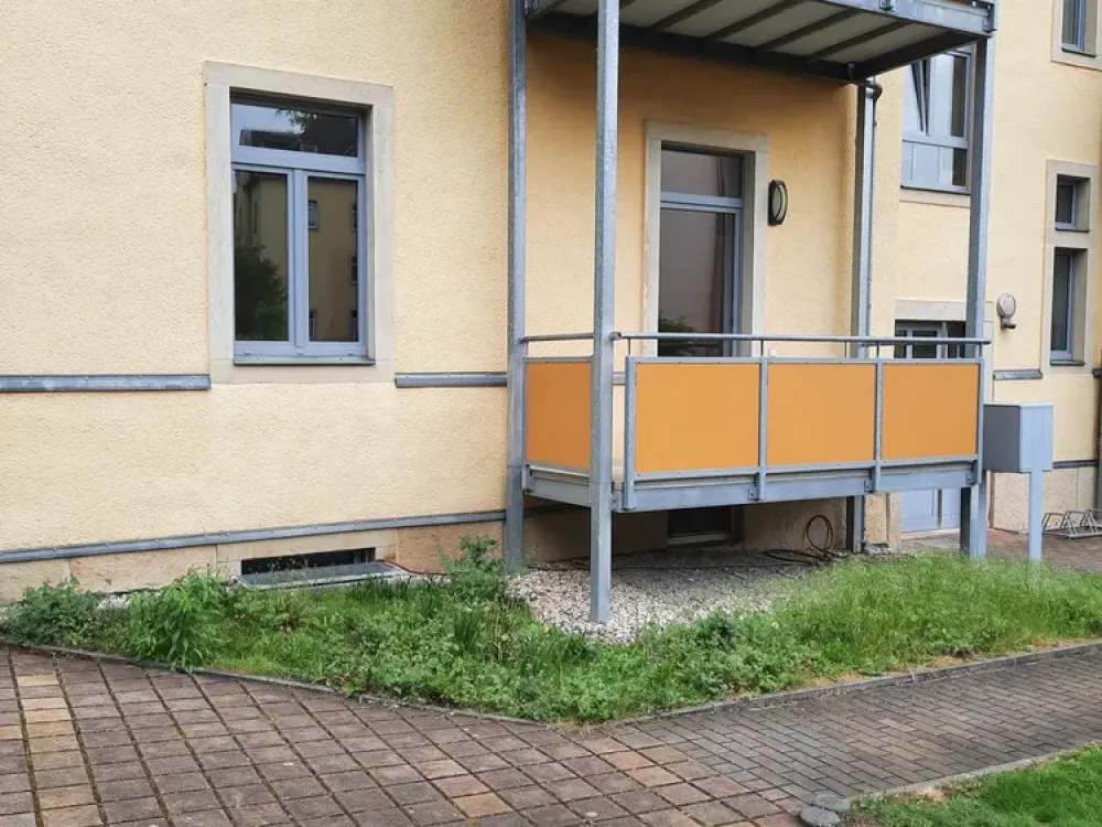 Large bright 3-room apartment