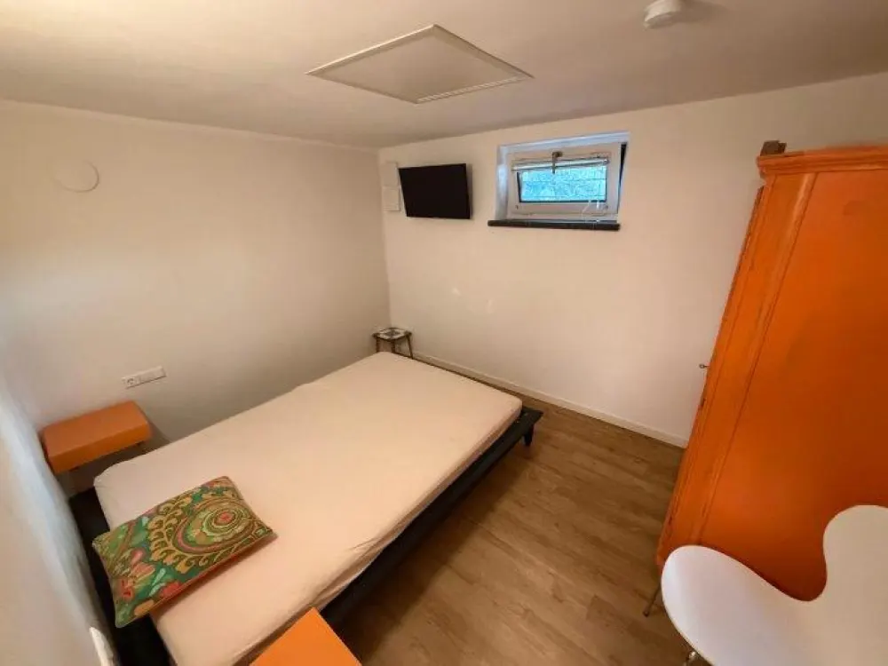 Furnished 2-Room Apartment with Separate Kitchen
