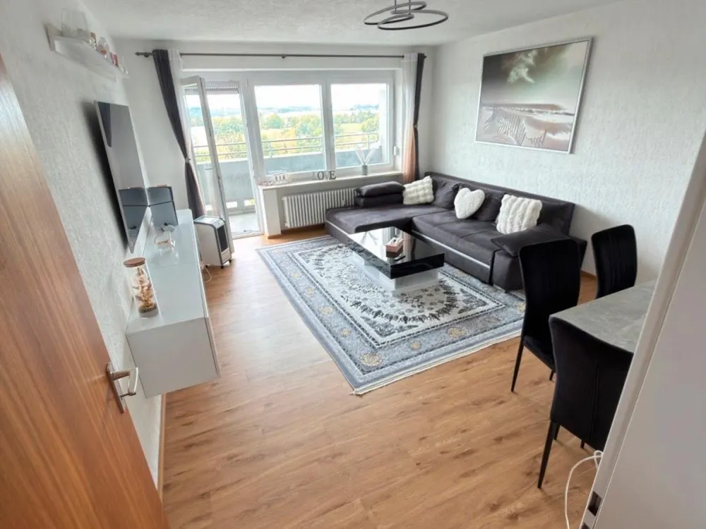 Helle 2-Zimmer-Wohnung mit Balkon und Aufzug