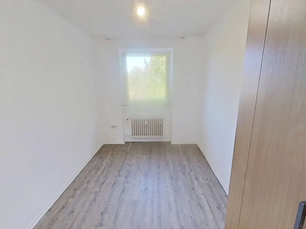 Modern 3-Room Apartment with LOGGIA and Daylight Bathroom