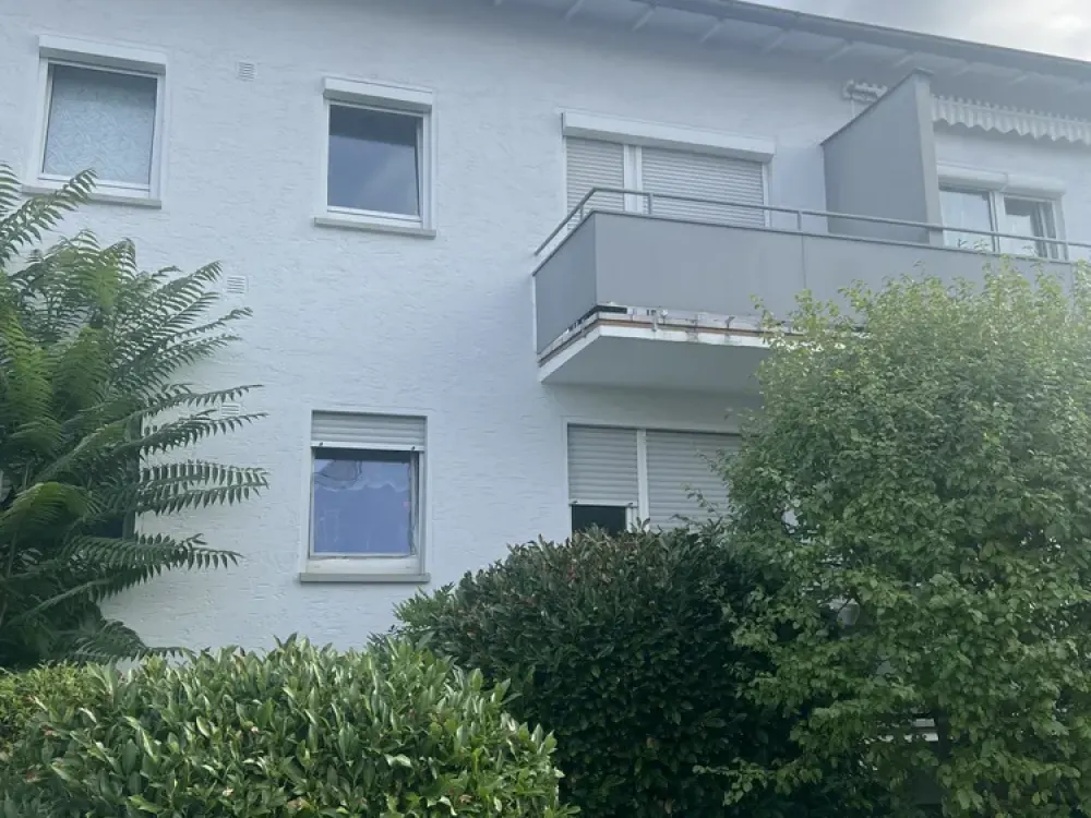Beautiful Bright 2-Room Apartment with Balcony, Fitted Kitchen and Daylight Bathroom