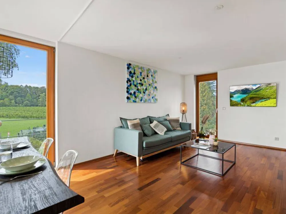TEMPORARY LIVING - beautiful furnished apartment with mountain and nature views - available immediately until April 2026