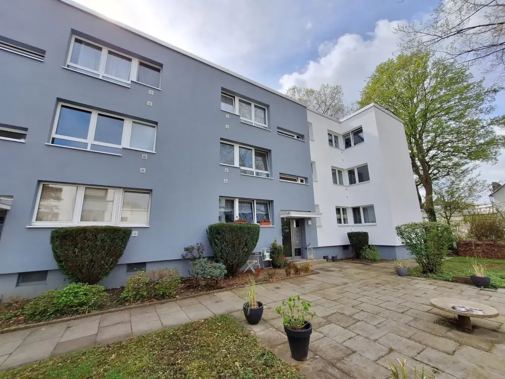 Beautiful 3-Room Apartment with Balcony, Newly Renovated