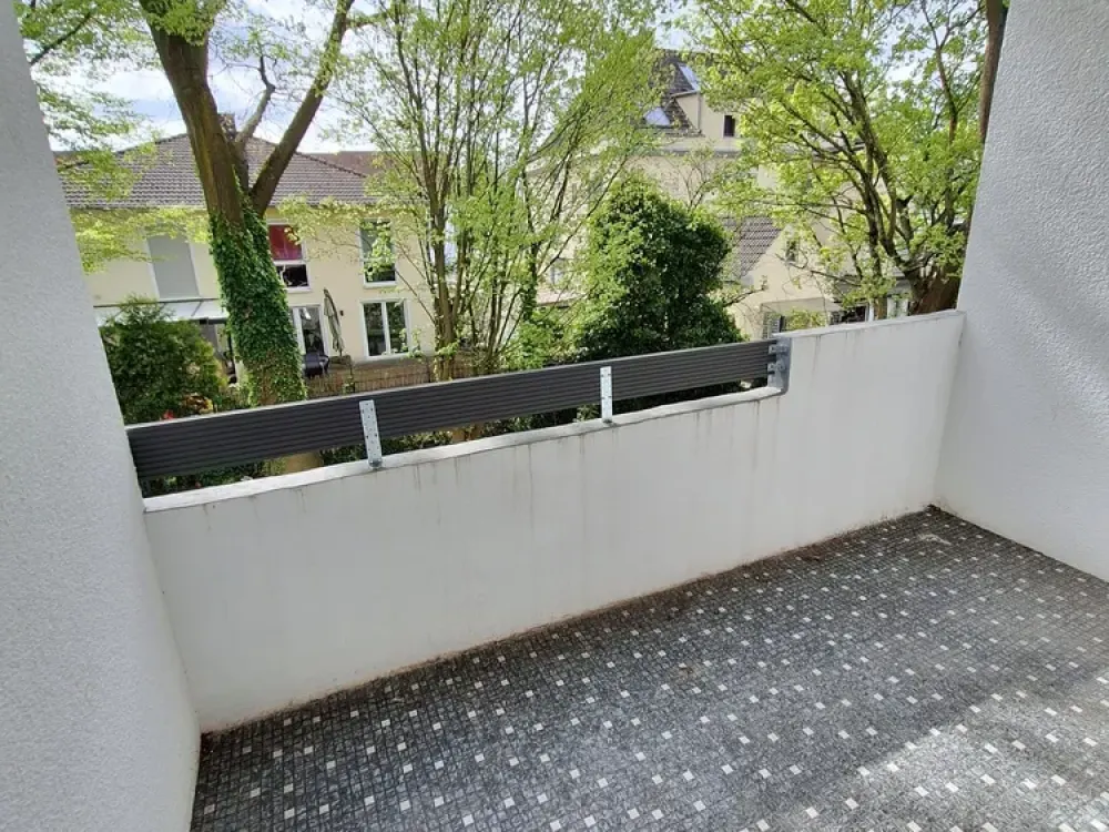 Beautiful 3-Room Apartment with Balcony, Newly Renovated
