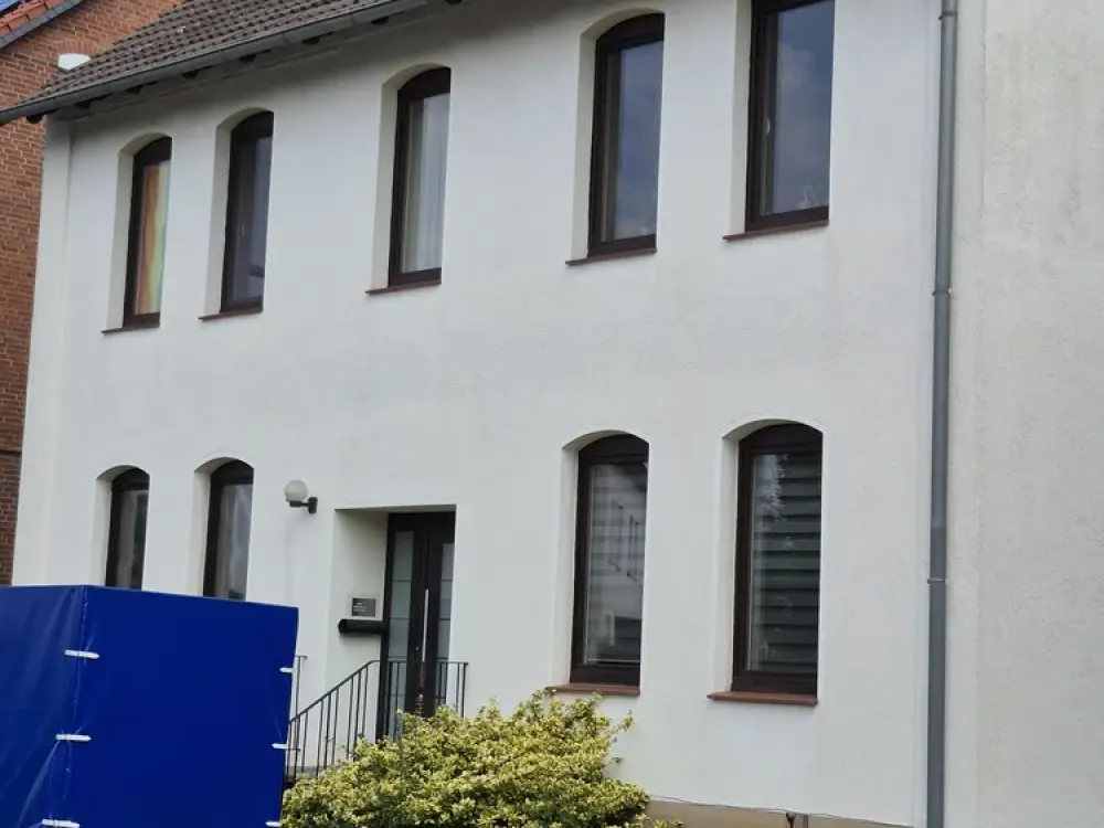 Bright 2-Room Apartment, 63m², Raised Ground Floor