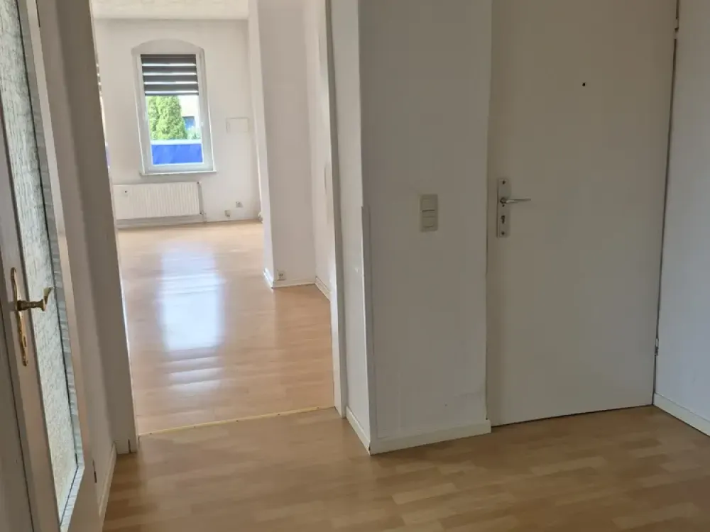 Bright 2-Room Apartment, 63m², Raised Ground Floor