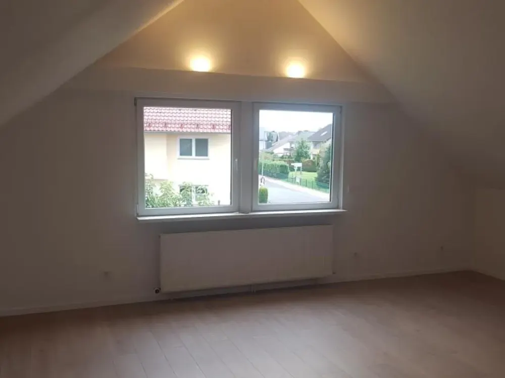 Attractive 2-Room Attic Apartment with Fitted Kitchen in Bruchköbel