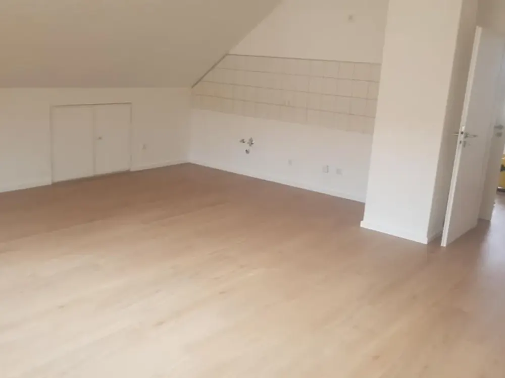 Attractive 2-Room Attic Apartment with Fitted Kitchen in Bruchköbel