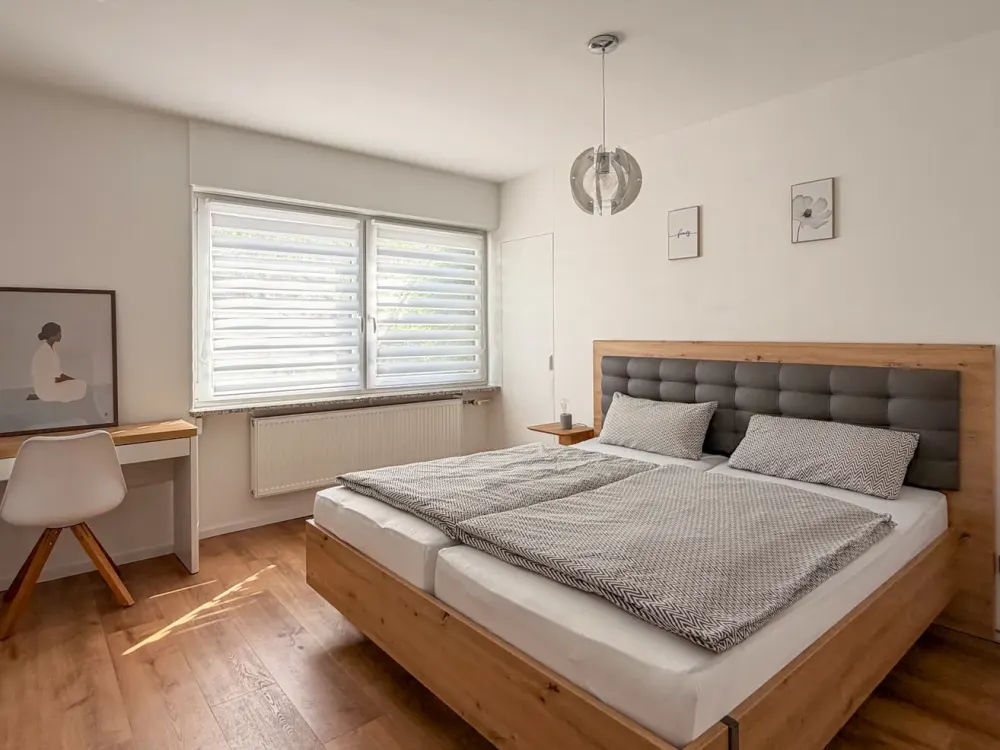 Stylish Fully Furnished 2-Room Apartment with Winter Garden and Balcony