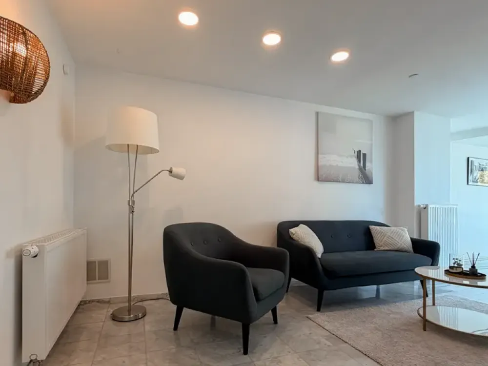 Stylish Fully Furnished 2-Room Apartment with Winter Garden and Balcony