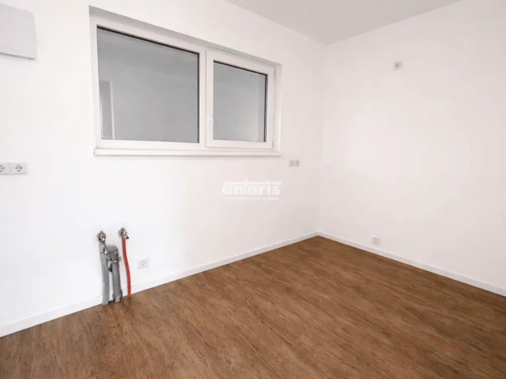 antaris Immobilien GmbH **Großzügige 3-Raum-Wohnung mit Balkon und Bad**