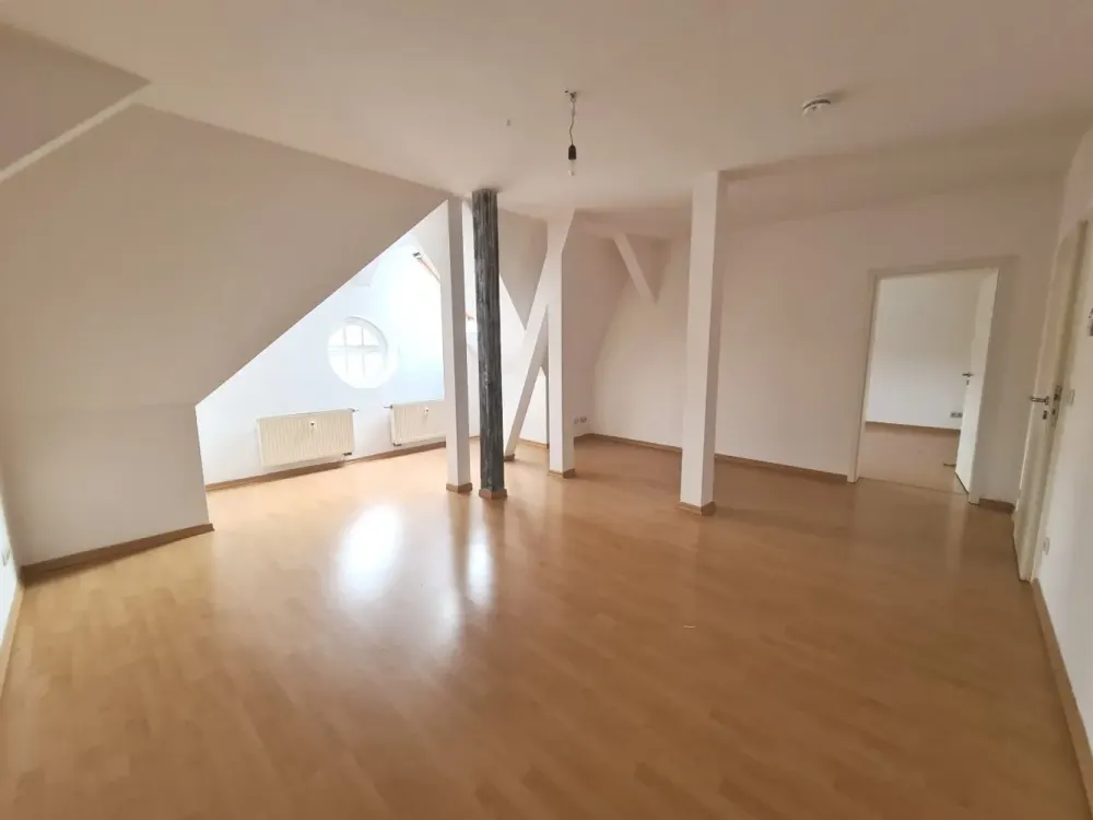 Attractive 3-Room Apartment in Lovingly Restored Gründerzeit Building - Central Location Nearby