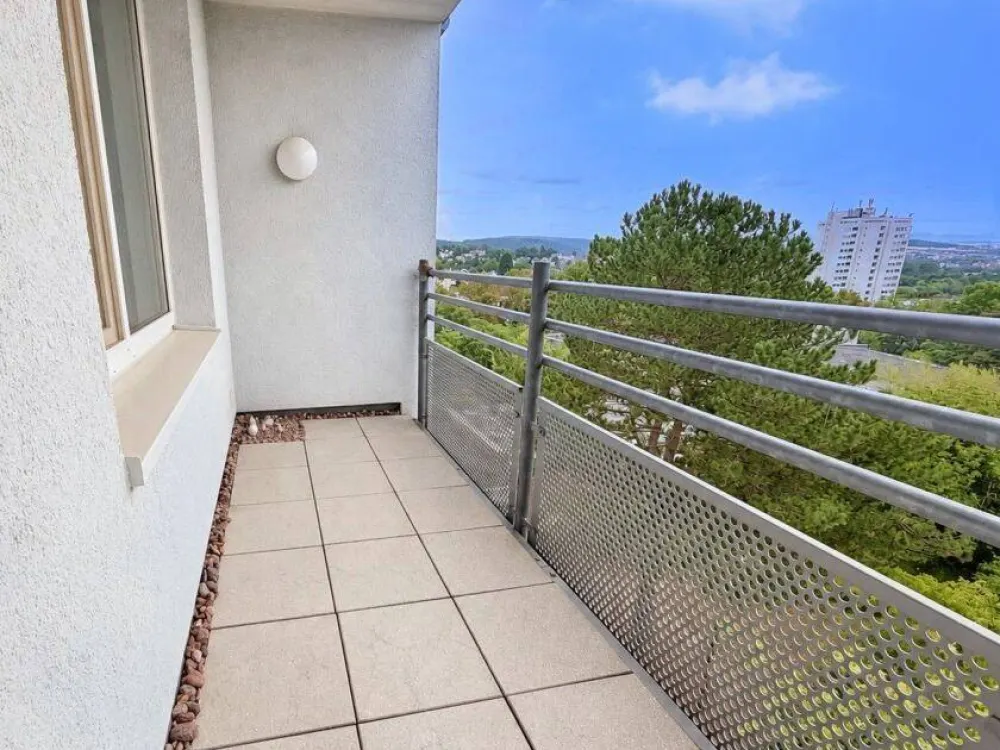 Attractive 2-Room Senior Apartment with South-Facing Loggia and Elevator in Kassel - Wolfsanger