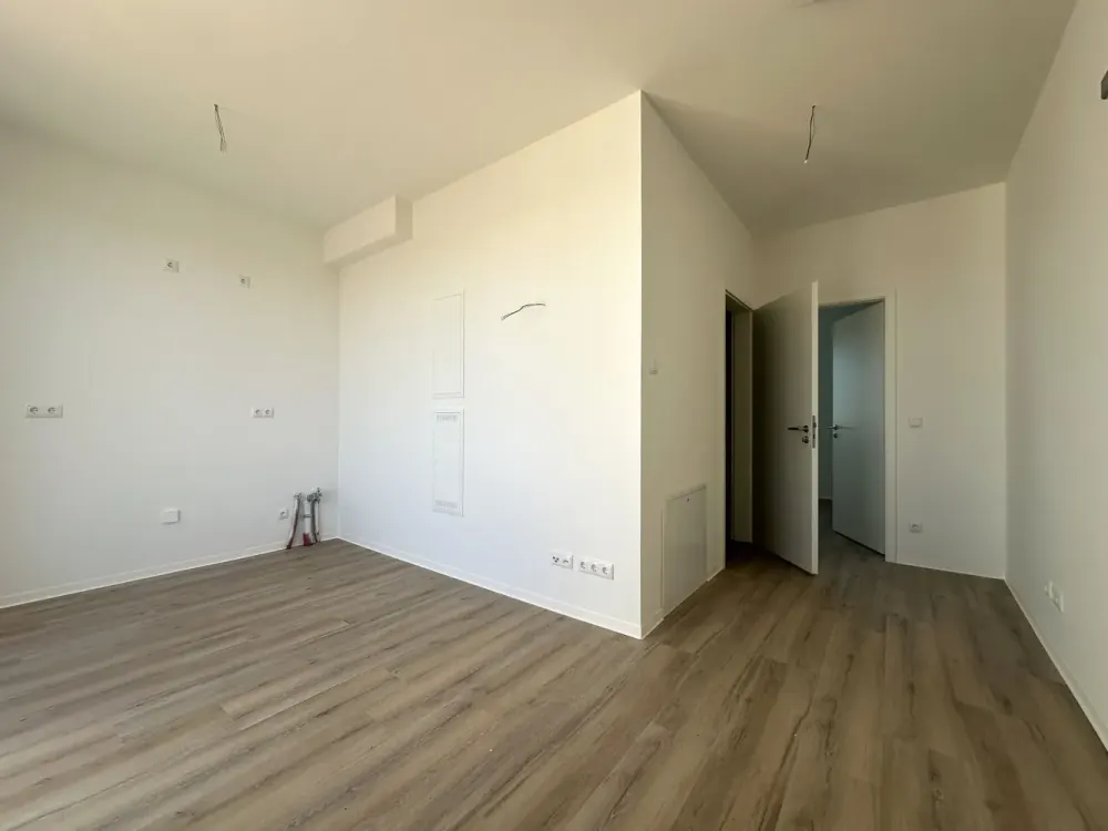 2 Rooms | Roof Terrace | Renovated Old Building, Living in Zentrum-Ost | Optional with Fitted Kitchen