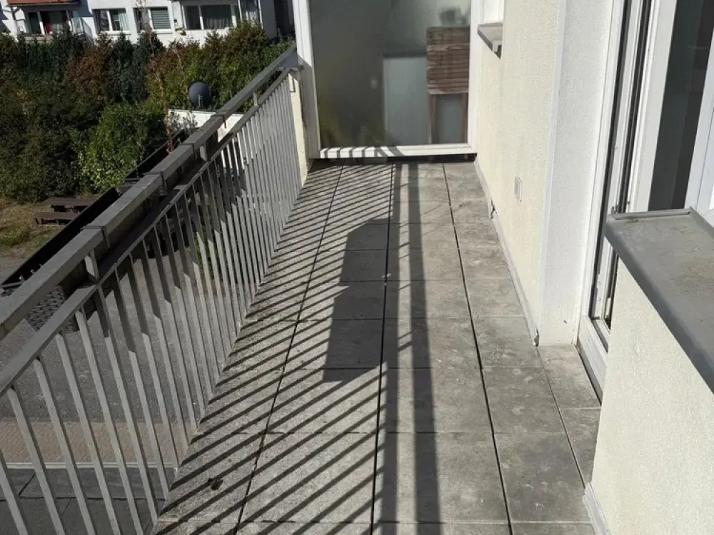 Bright 2-Room Apartment with approx. 65 m² and Parking Space in the Courtyard