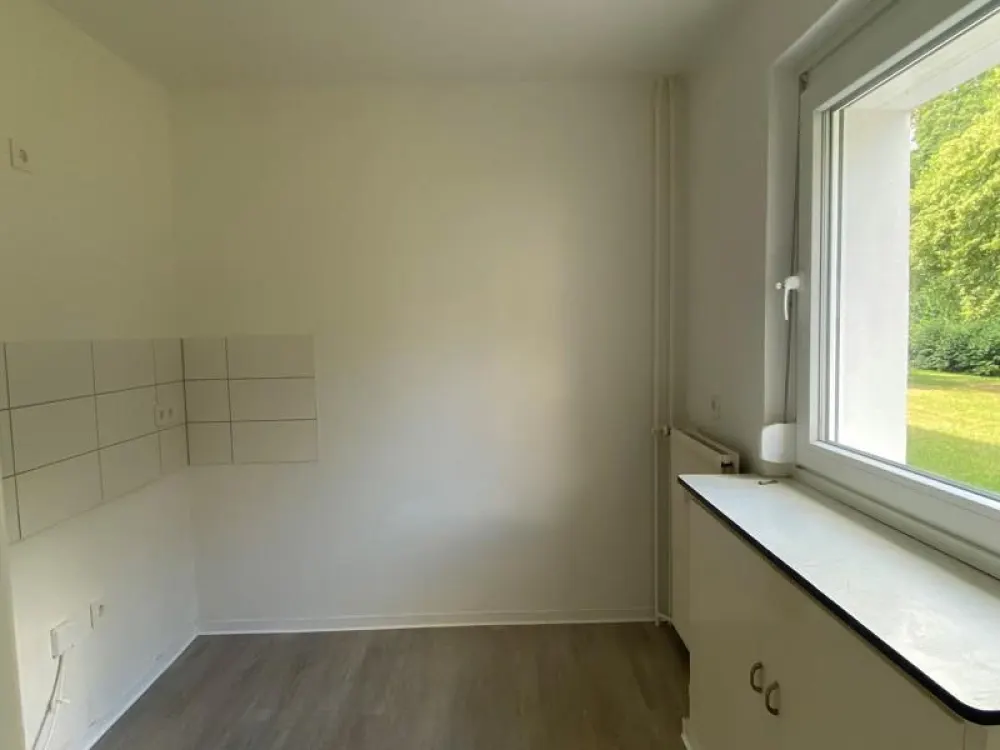 Bright 1-Room Apartment with Balcony