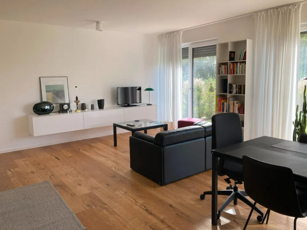 Bright 2-Room Apartment with Garden + Underground Parking Space