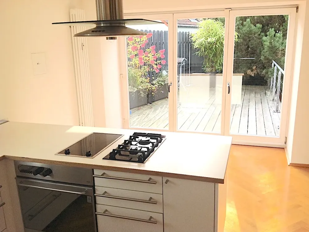 Luxurious Designer 3.5-Room Apartment in München-Obermenzing - Commission-Free from the Landlord