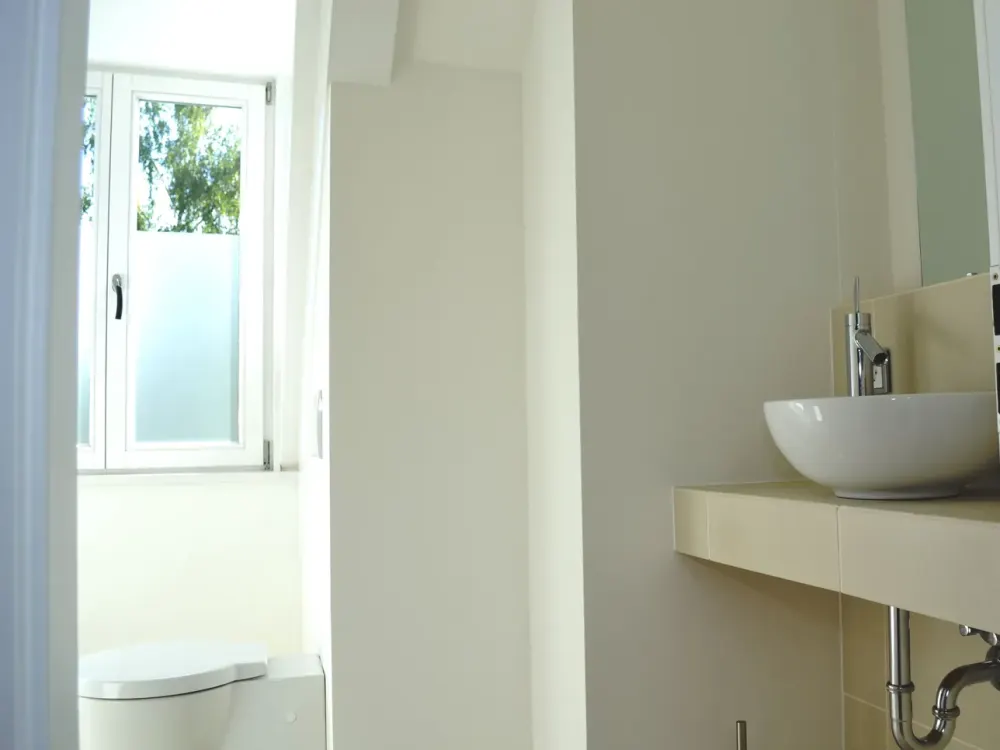 Luxurious Designer 3.5-Room Apartment in München-Obermenzing - Commission-Free from the Landlord