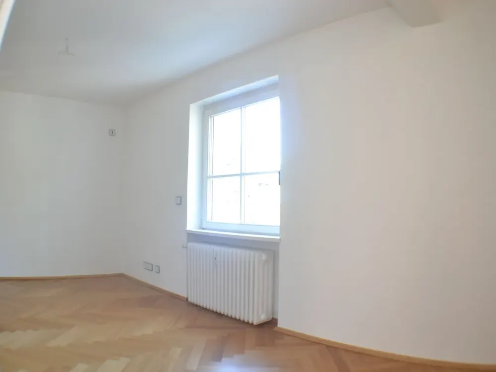 Luxurious Designer 3.5-Room Apartment in München-Obermenzing - Commission-Free from the Landlord