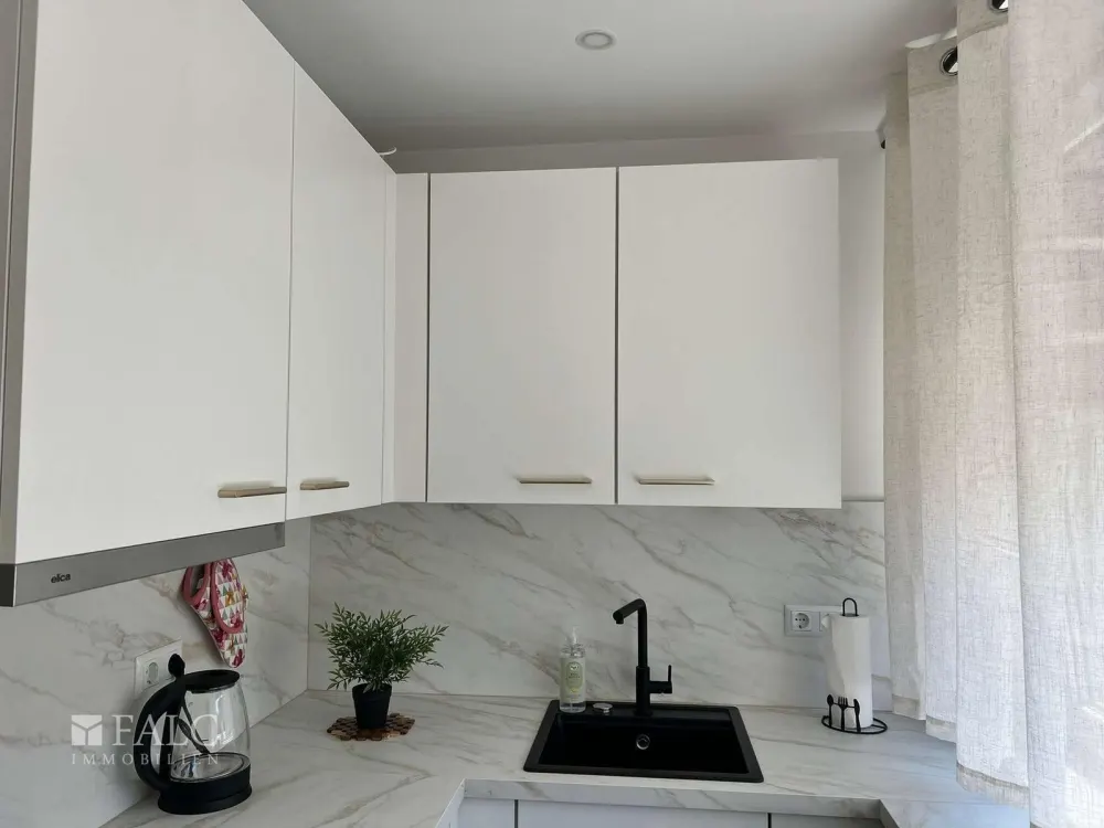 Exclusive Temporary Living, High-Quality Fully Renovated 1-Room Apartment with Full Equipment