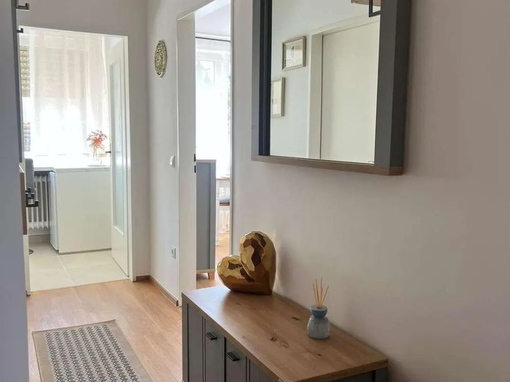 Exclusive Temporary Living, High-Quality Fully Renovated 1-Room Apartment with Full Equipment