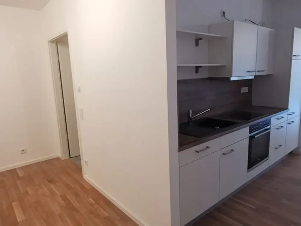 Neuwertige mit EBK und Garten: stilvolle 2-Zimmer-EG. Westbahnhof 2 Minute zu Fuß