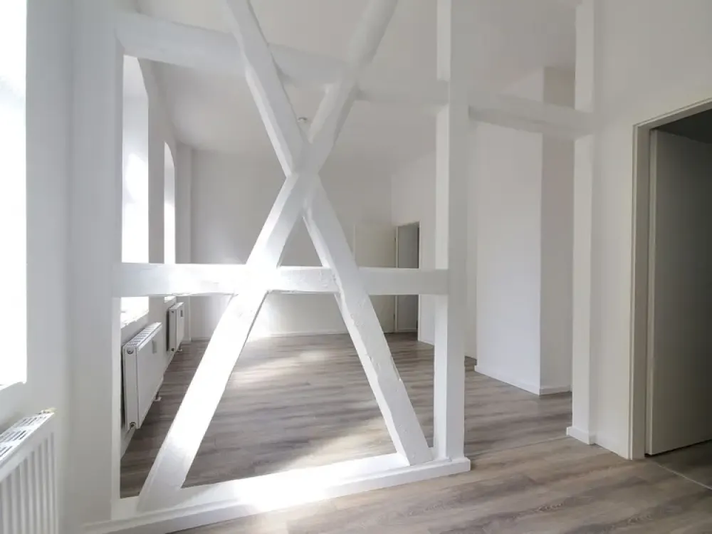 First Occupancy - Spacious 3-Room Apartment with Separate Kitchen and Daylight Bathroom in Central Location!